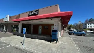 253 Farmacy (Amherst)