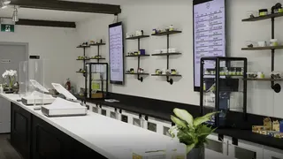 Hi Class Cannabis - Eglinton Ave W